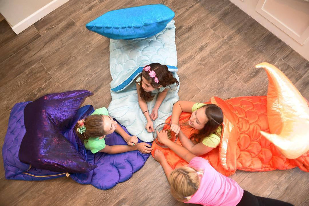 Buy Coleman Polyester Atlantic Lite 10 Camping Sleeping Bag, 1.19Kg, 6  Feet, Green (Get a Complimentary Camper's Multi Tool Kit) Online at Low  Prices in India - Amazon.in